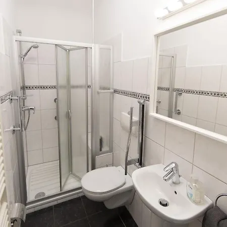 Lokomotel-wohnung, Luxus Im Lokschuppen